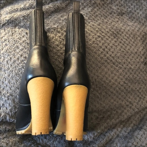 GUCCI BLACK Leather  BOOTS size 37/7 - Picture 5 of 12